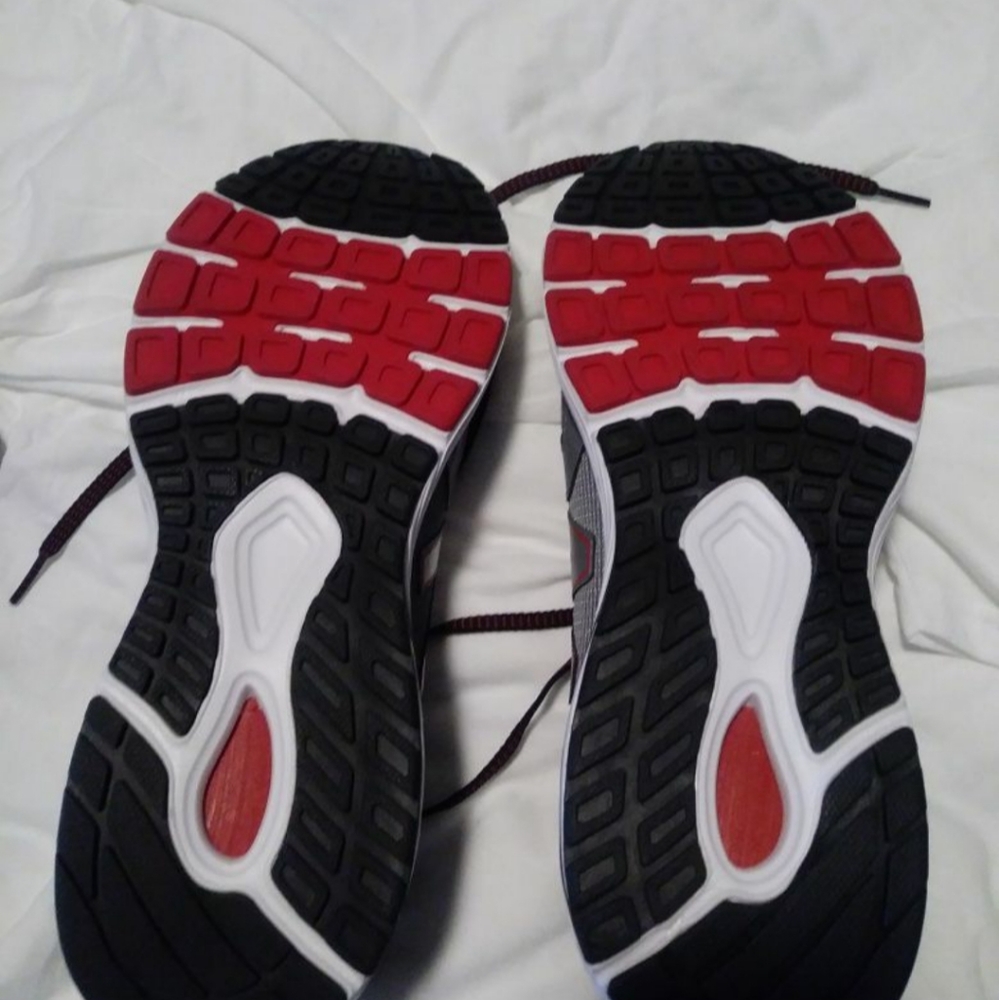 NEW BALANCE SIZE 11